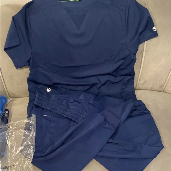 Greenworks Navy Blue scrub - Picture 2 of 4